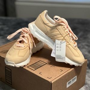 NWT Adidas sneakers
